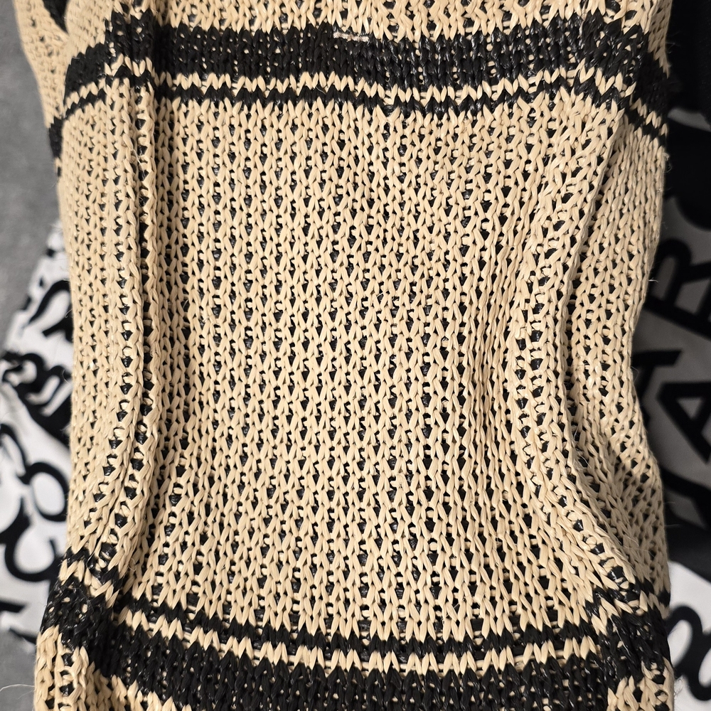 Marc Jacobs Black and Tan Geometric Tote. Cute bag for fall! - Picture 7 of 13